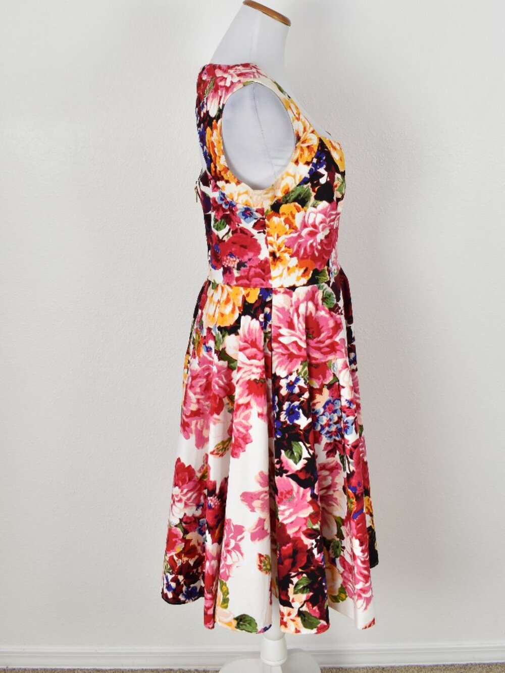 Maggy London Floral Fit and Flare Dress - 10 - Picture 6 of 10